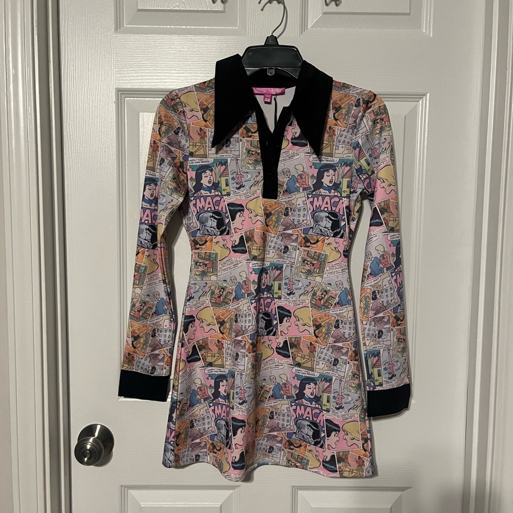 Comic Print Long Sleeve Dress with Black Collar